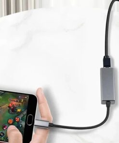 Adaptateur Ethernet USB Type-C vers RJ45 Gigabit, vue de trois quarts