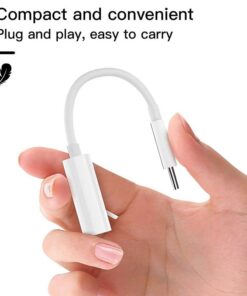 Adaptateur carte SD en USB-C pour téléphone, tablette et ordinateur, vue de trois quarts
