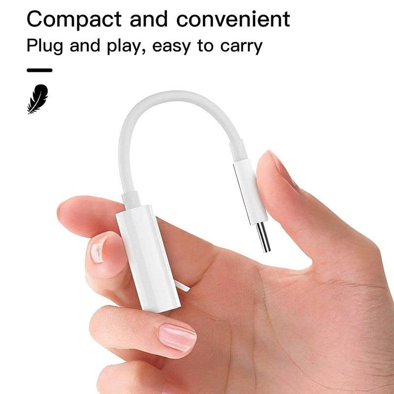 Adaptateur carte SD en USB-C pour téléphone, tablette et ordinateur Adaptateur carte SD en USB-C pour téléphone, tablette et ordinateur, vue de trois quarts