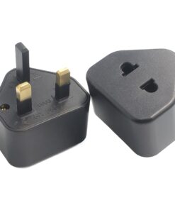 Adaptateur prise anglaise universel avec entrée standard, vue principale