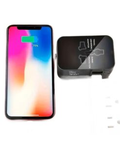 Adaptateur prise anglaise universel de voyage avec deux ports USB, vue de face