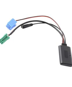 Adaptateur USB Bluetooth pour autoradio avec micro, vue de trois quarts