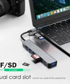 Adaptateur USB-C 8 en 1 avec deux ports USB 3.0, vue de trois quarts