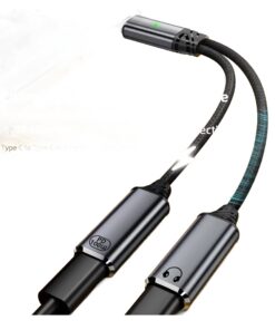 Adaptateur USB C jack et charge : écouter et recharger en même temps, vue de trois quarts