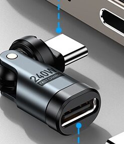 Adaptateur USB-C rotatif 540° 240W 5A, vue de trois quarts