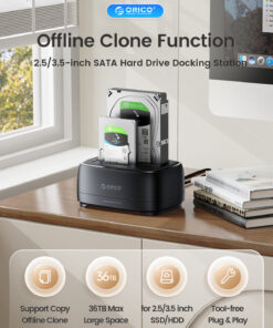 Adaptateur USB-C station double baie avec clone hors ligne, vue de trois quarts