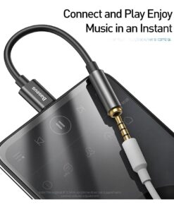 Adaptateur USB-C vers jack 3,5 mm pour casque filaire, vue de trois quarts