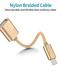 Adaptateur USB OTG micro USB mâle vers USB femelle, vue de trois quarts