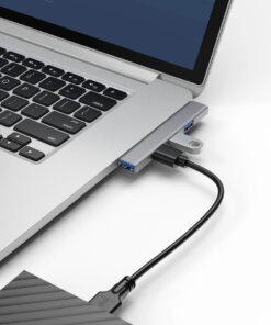 Hub USB C quatre ports en metal, format de voyage, detail