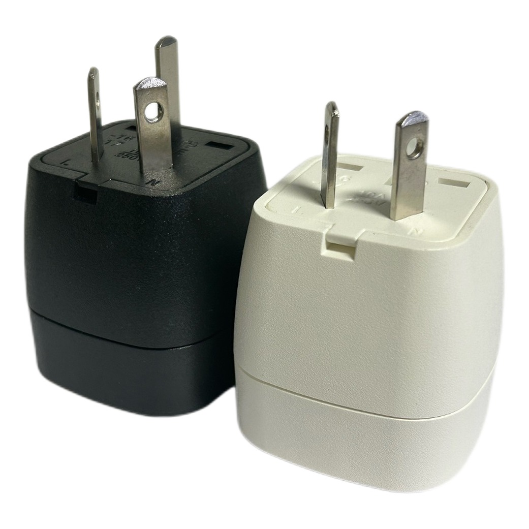Adaptateur prise Australie type I en cube, pour fiche européenne Adaptateur prise Australie type I en cube, pour fiche européenne, vue de face