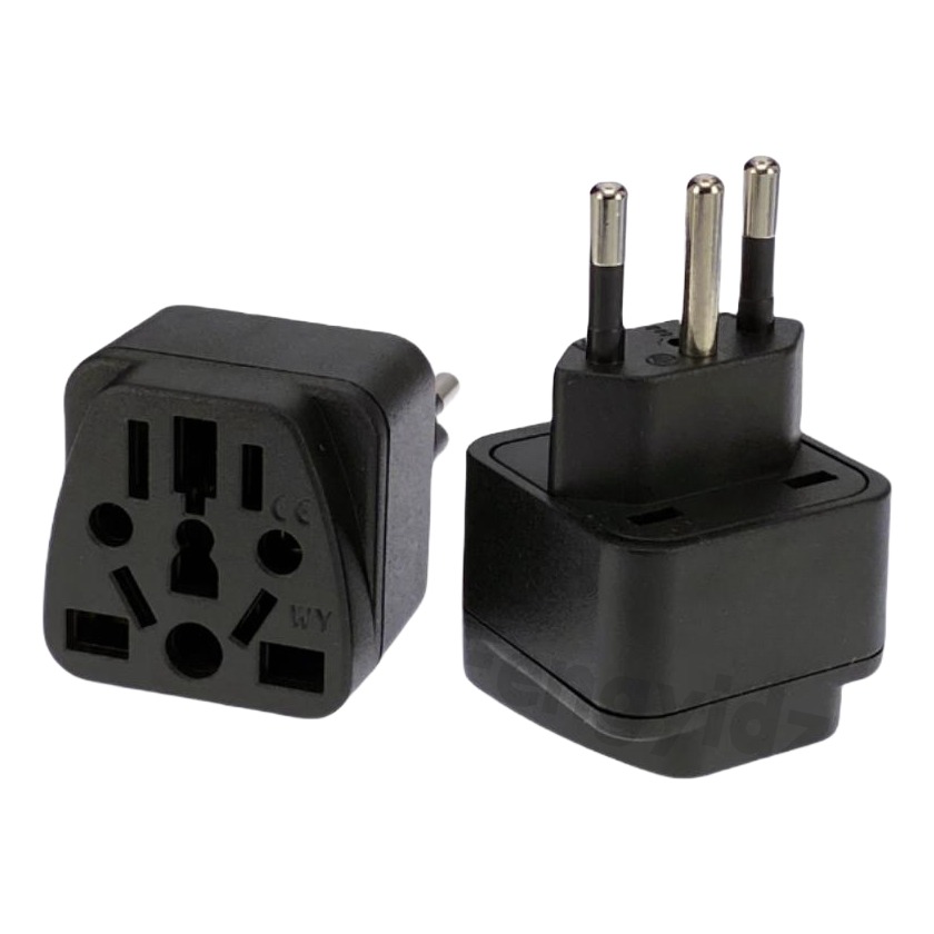 Adaptateur prise Brésil type N à entrée universelle, lot de trois Adaptateur prise Brésil type N à entrée universelle, lot de trois, vue de face