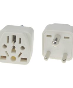 Adaptateur prise Inde type D à trois broches rondes, noir ou blanc, vue de trois quarts