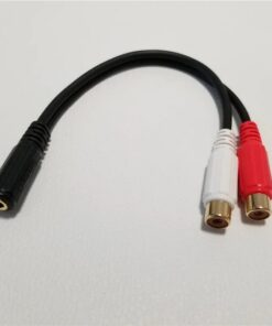 Adaptateur RCA vers jack, deux RCA femelles et prise 3,5 mm femelle, vue de face
