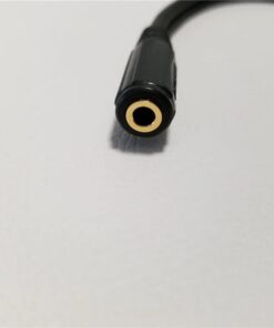 Adaptateur RCA vers jack, deux RCA femelles et prise 3,5 mm femelle, detail